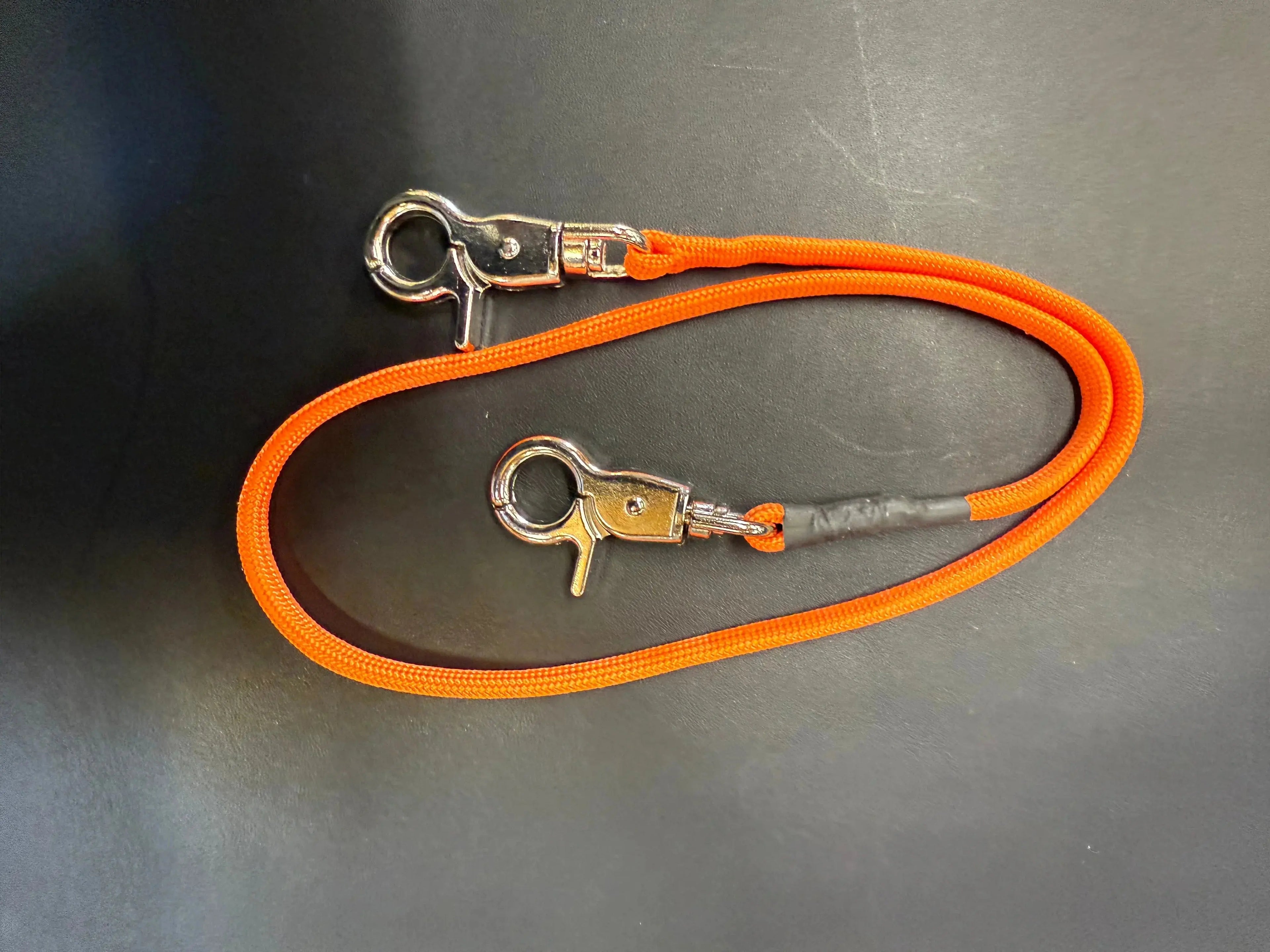 Leashes & Clips - FULLSUMMED FALCONRY